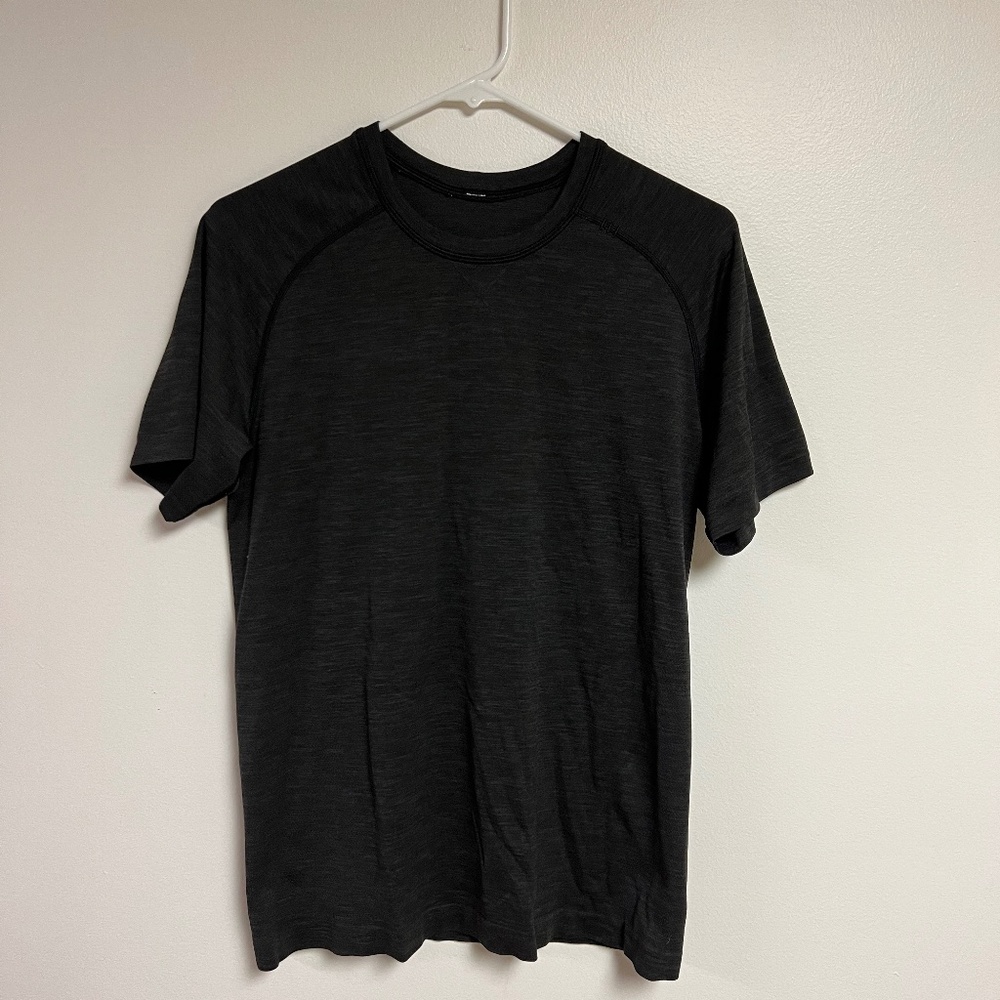Lululemon Metal Tech Vent Shirt Black Size Small